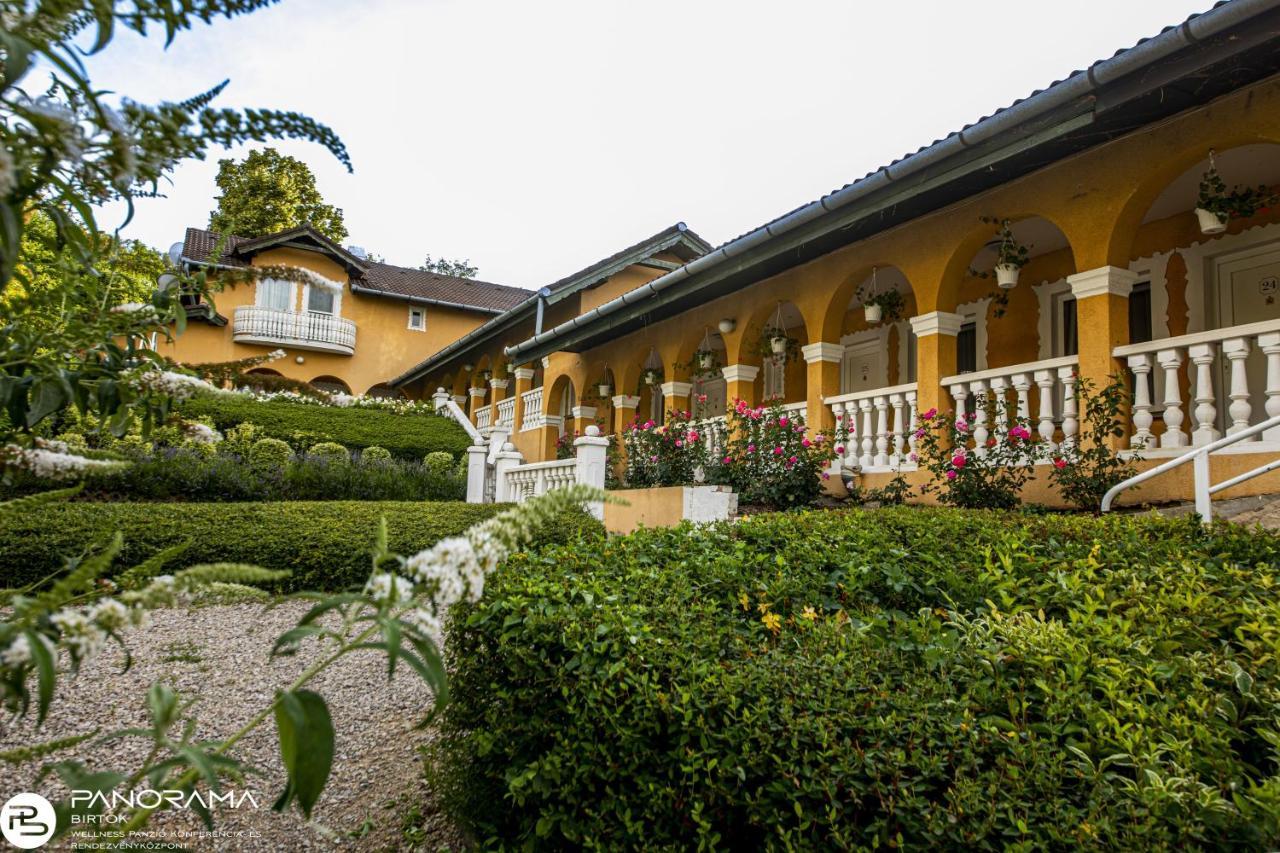 Panorama Birtok - Wellness Panzio, Konferencia Es Rendezvenykoezpont Bed & Breakfast Gyorujbarat Bagian luar foto